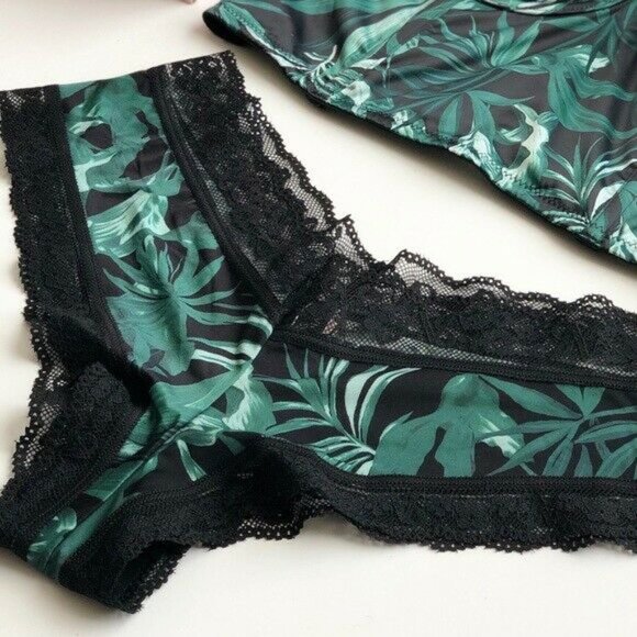 32D SMALL Victoria's Secret green leaves bra set - Picture 3 of 5